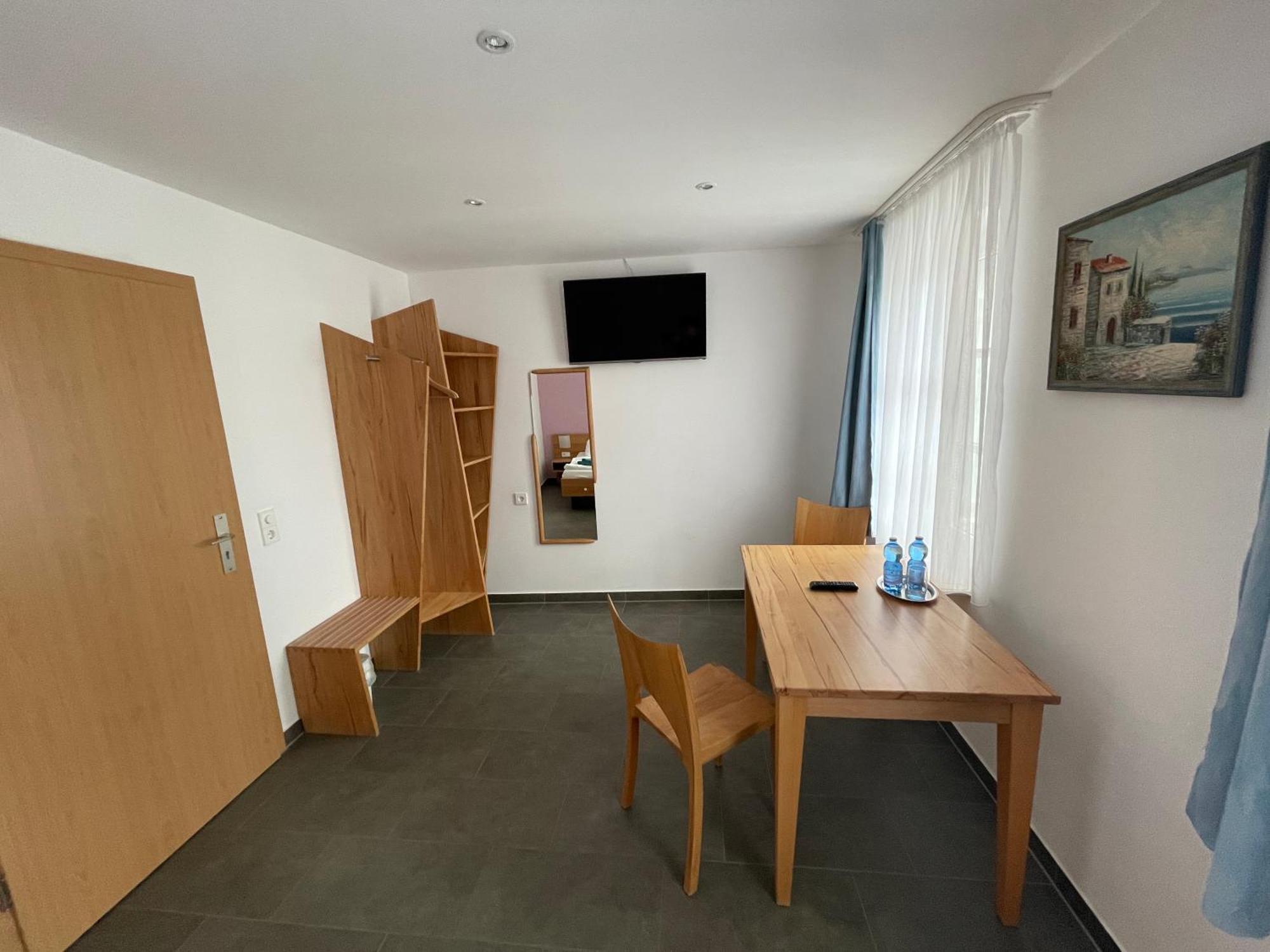 Hotel - Ristorante La Grotta Speyer Eksteriør billede